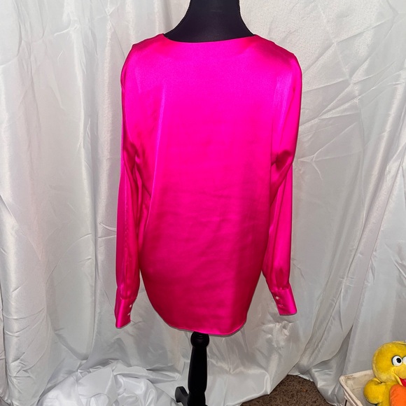 Banana Republic Satin Fuchsia Blouse Womens Size Medium Beautiful!!!❤️❤️ - Picture 5 of 11